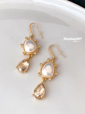 Oscar de la Renta Pearl & Crystal Drop Earrings Gold Tone Statement Earrings